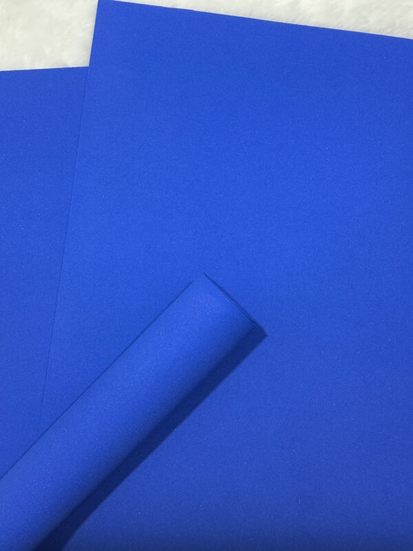 Eva Liso Make + Azul Royal